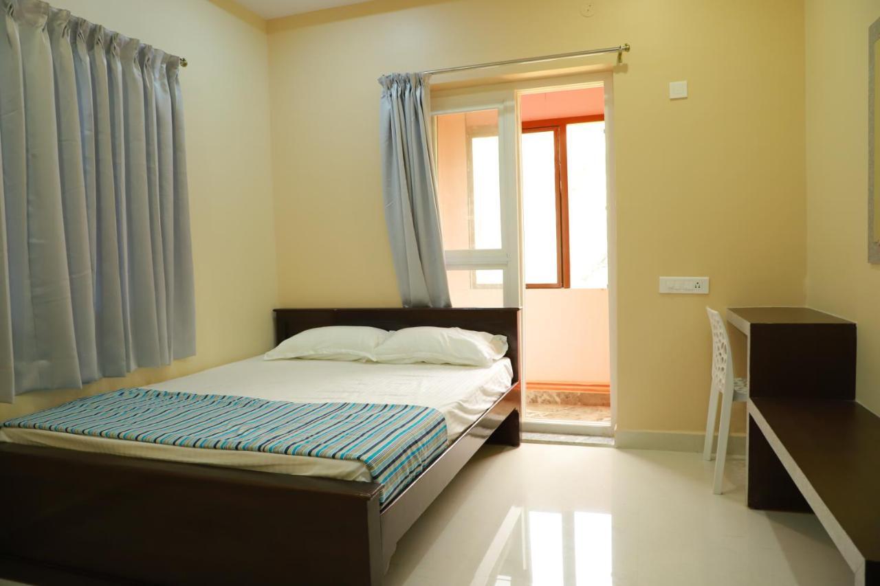 Hotel Lsr Hill View Residency Srikalahasti Exterior foto