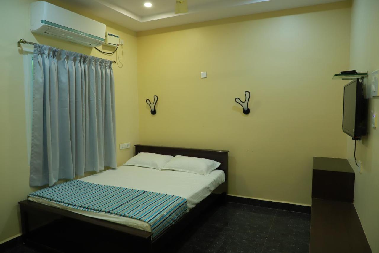 Hotel Lsr Hill View Residency Srikalahasti Exterior foto